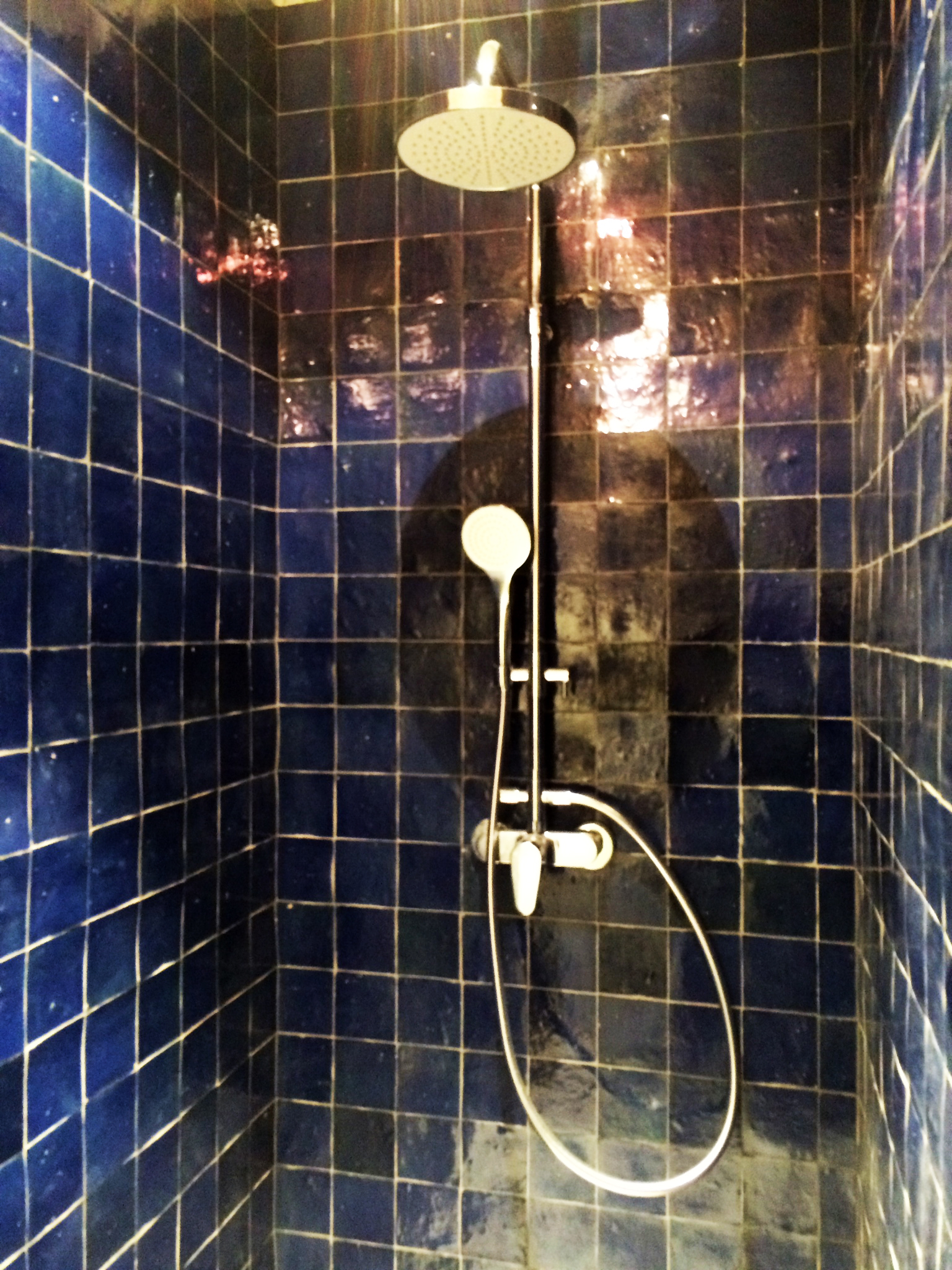 Douche en zellige art et sud déco
