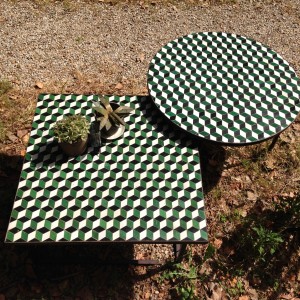 Tables Motif Cube Blanc Noir et Vert