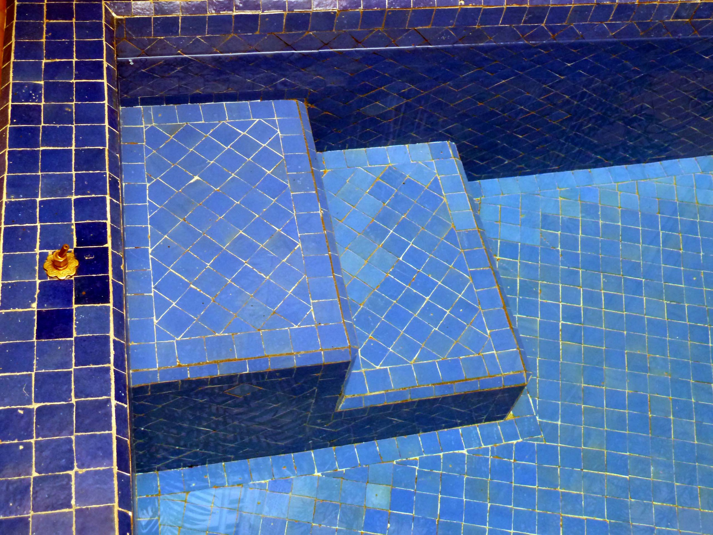 artetsud.com Zellige ESCALIER PISCINE 5X5 B3