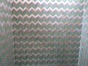 artetsud.com Zellige HAMMAM  MURS MOTIF CHEVRON ARGENT V2 G1