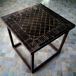 Table Zellige Motif Rayé Noire N1 www.artetsud.com